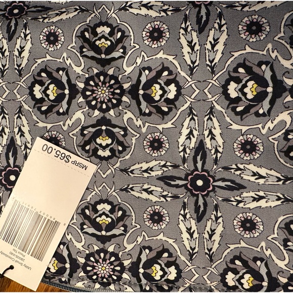 Vera Bradley cross body - Picture 1 of 3